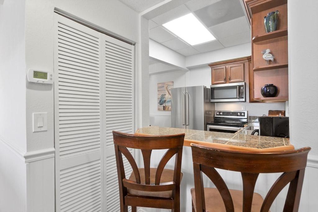 Ocean Front Penthouse Panoramic Views Of Gulf,pensacola Beach,pier, & Bay Pensacola Beach