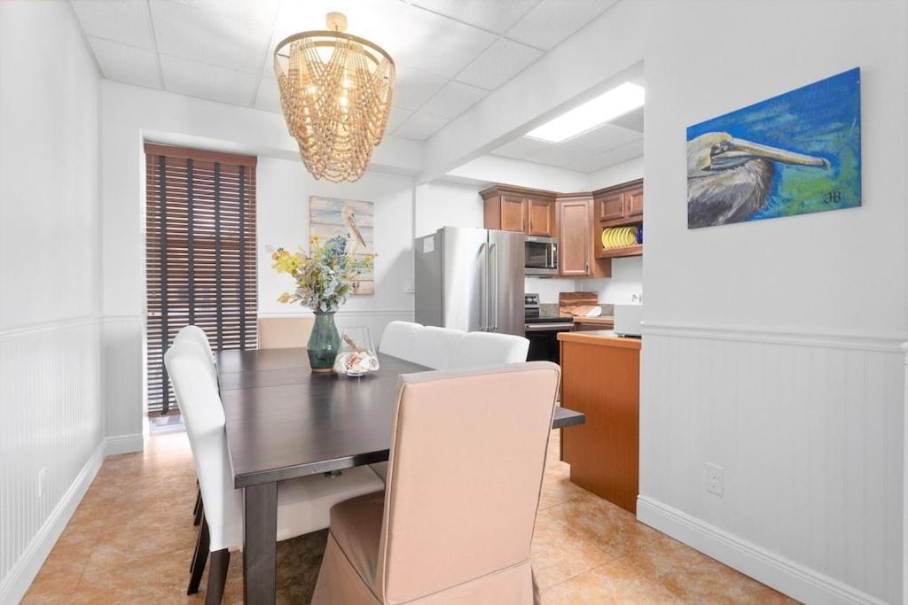 Ocean Front Penthouse Panoramic Views Of Gulf,pensacola Beach,pier, & Bay *