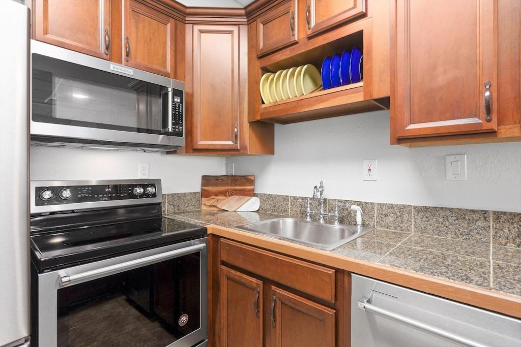 Ocean Front Penthouse Panoramic Views Of Gulf,pensacola Beach,pier, & Bay * Pensacola Beach